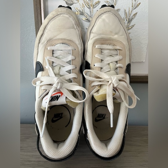 Nike Shoes - Women’s Nike Waffle Debut